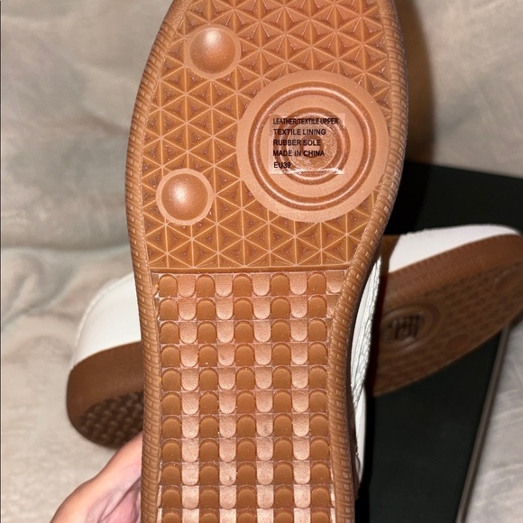 NWT Anthropologie SILENT D SEEN Sneaker in White - Picture 14 of 15